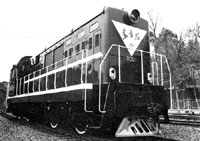 東方紅7型工礦用液力傳動(dòng)內(nèi)燃機(jī)車